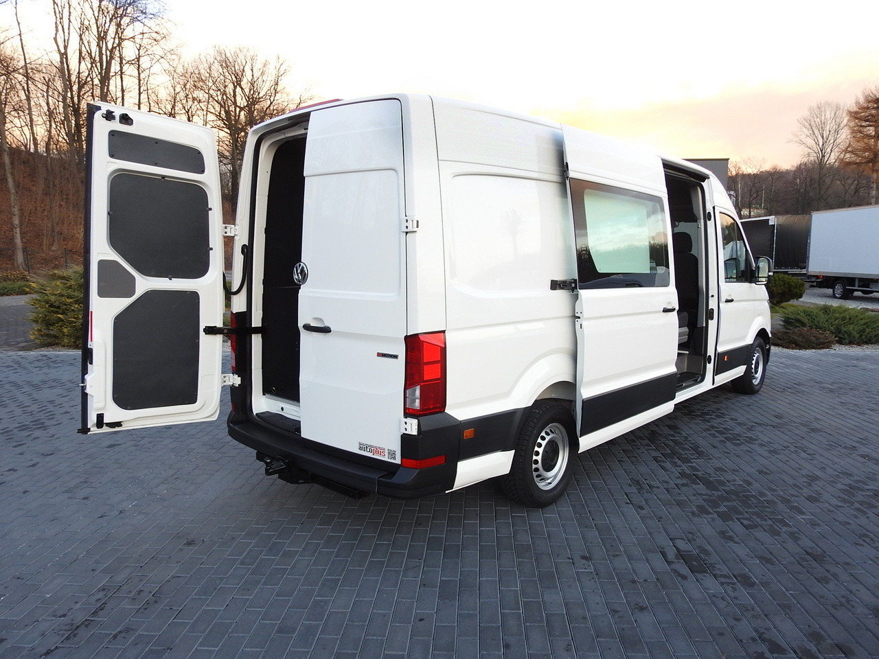 VOLKSWAGEN CRAFTER 4X4 4MOTION BOX DELIVERY VAN 7 SEATS AIR CONDITIONING 140HP - Furgoneta: foto 3 VOLKSWAGEN CRAFTER 4X4 4MOTION BOX DELIVERY VAN 7 SEATS AIR CONDITIONING 140HP - Furgoneta: foto 3