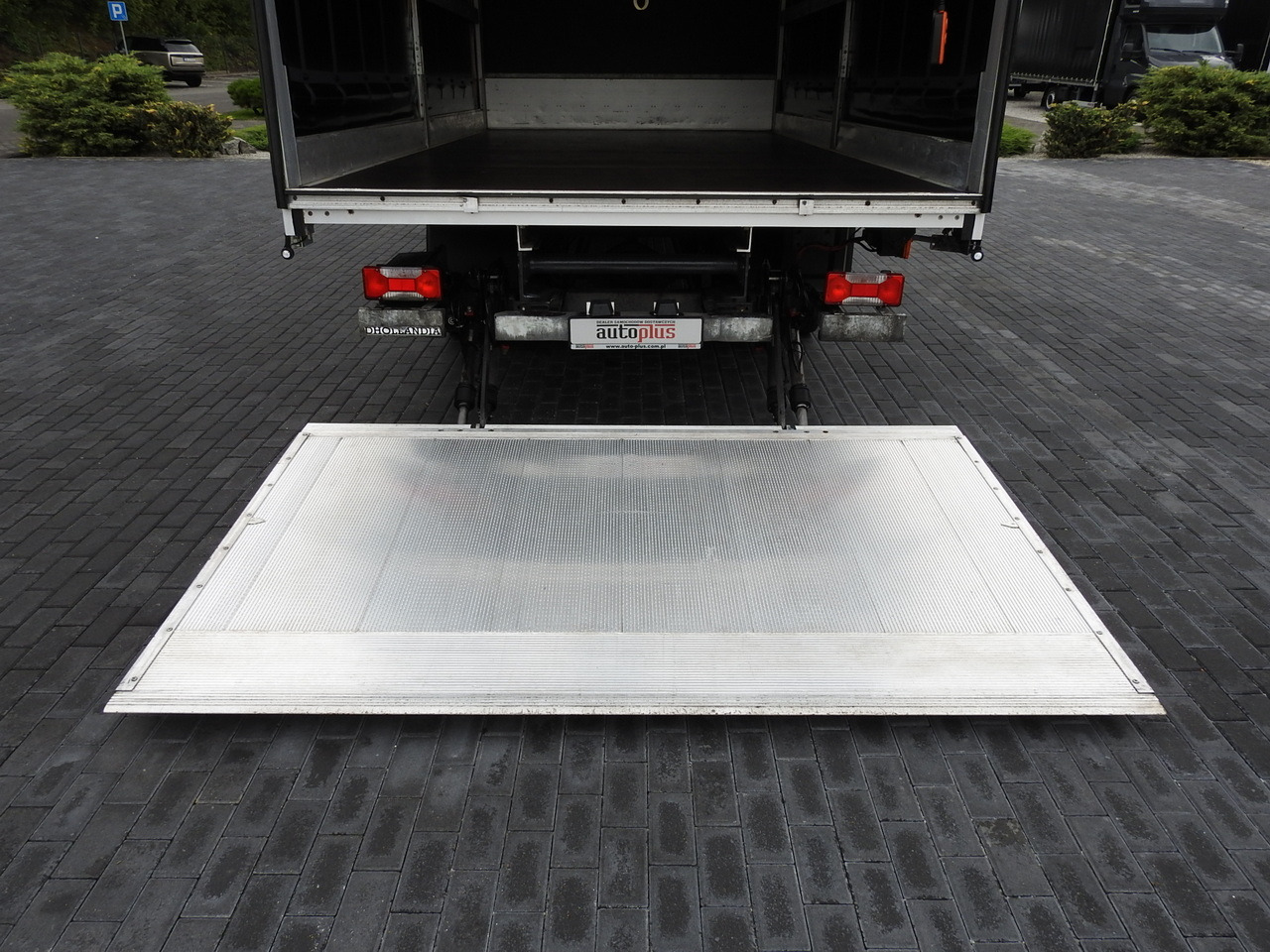 Furgoneta con lona IVECO DAILY 70C18 TARPAULIN LIFT 12 PALLETS WEBASTO CRUISE CONTROL TWIN WHEELS AIR CONDITIONING  180HP: foto 14