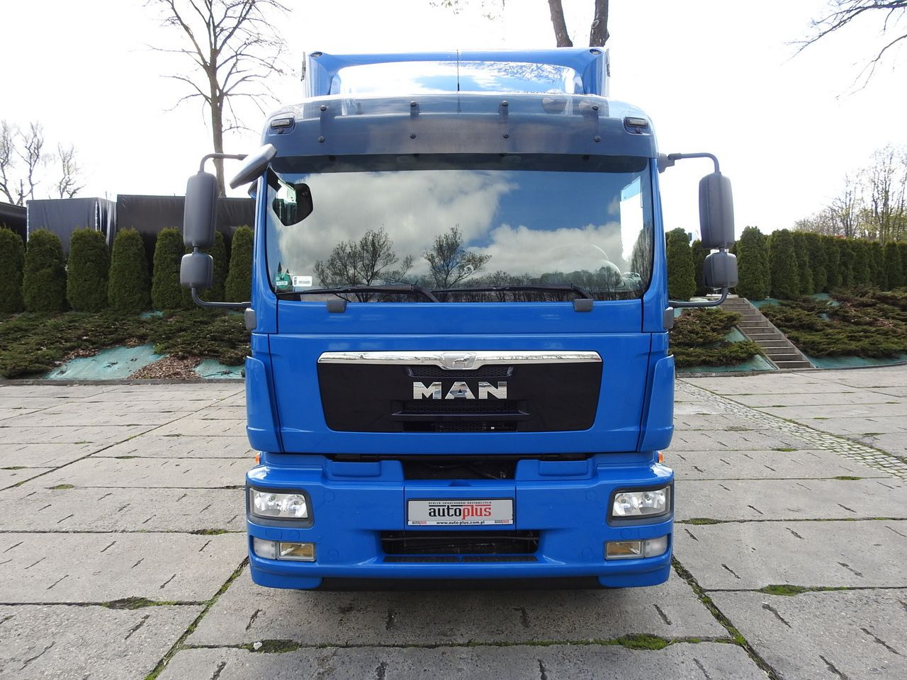 MAN TGM 15.290 TARPAULIN LIFT 18 PALLETS CRUISE CONTROL TWIN WHEELS AIR CONDITIONING 290HP - Furgoneta con lona: foto 5 MAN TGM 15.290 TARPAULIN LIFT 18 PALLETS CRUISE CONTROL TWIN WHEELS AIR CONDITIONING 290HP - Furgoneta con lona: foto 5