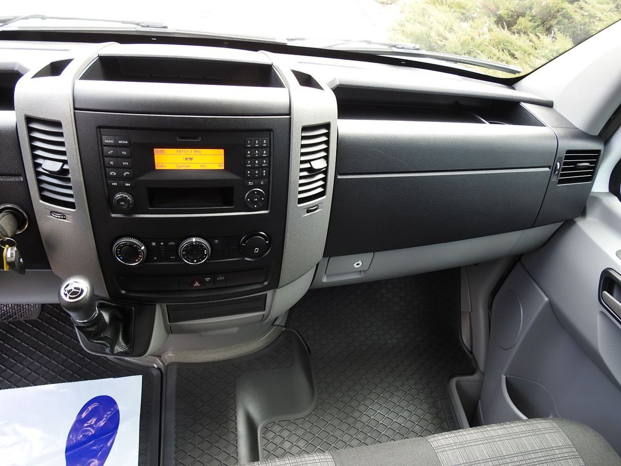 Furgoneta basculante MERCEDES SPRINTER 316 THREE-WAY TIPPER  CRUISE CONTROL AUTOMATIC TRANSMISSION  AIR CONDITIONING  160HP: foto 26