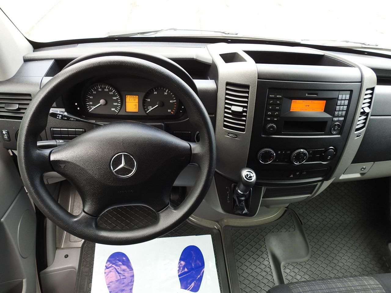 Furgoneta basculante MERCEDES SPRINTER 316 THREE-WAY TIPPER  CRUISE CONTROL AUTOMATIC TRANSMISSION  AIR CONDITIONING  160HP: foto 25