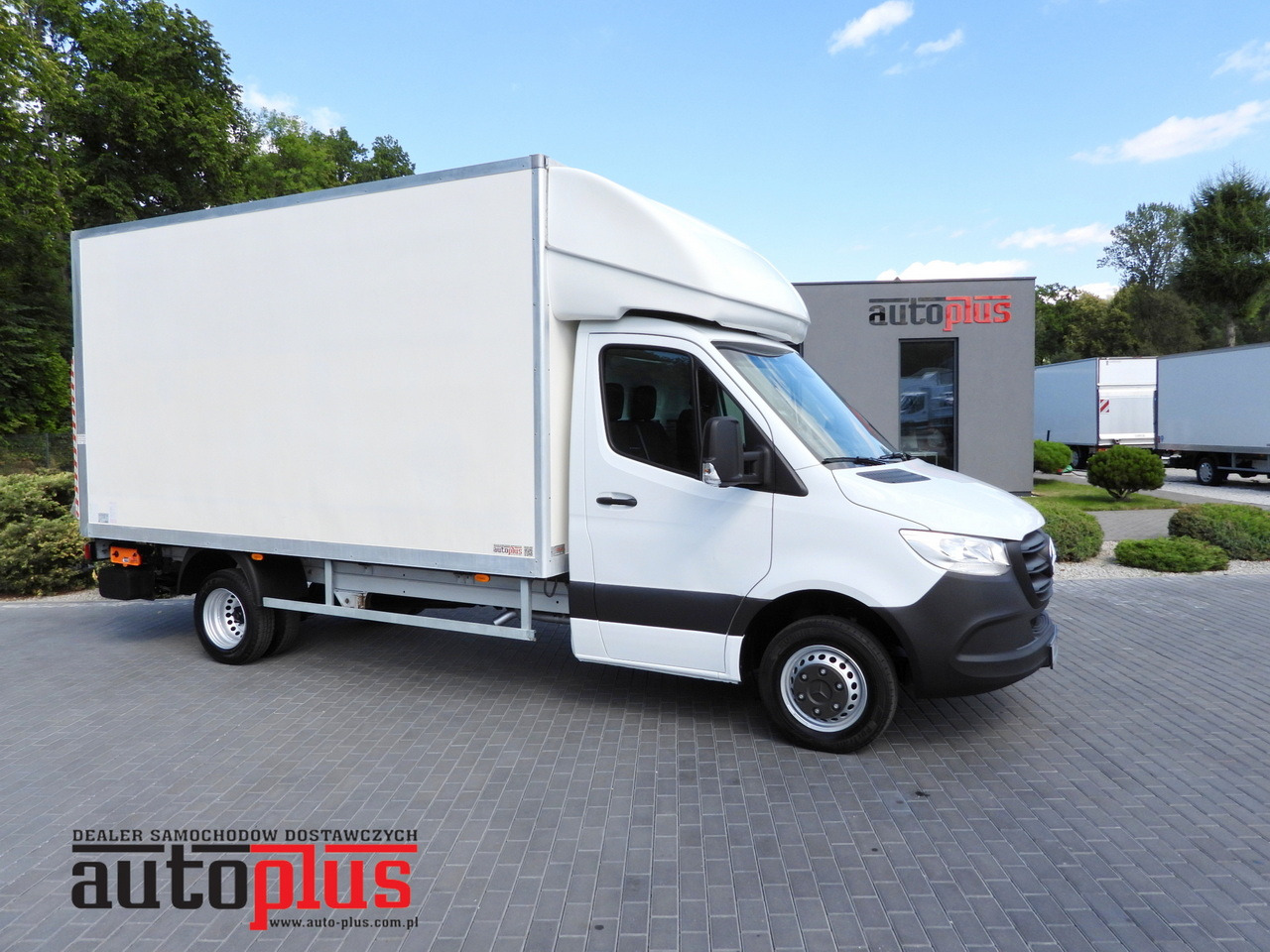 MERCEDES SPRINTER 514 BOX LIFT 8 PALLETS CRUISE CONTROL TWIN WHEELS AIR CONDITIONING  140HP - Furgoneta frigorifica: foto 1 MERCEDES SPRINTER 514 BOX LIFT 8 PALLETS CRUISE CONTROL TWIN WHEELS AIR CONDITIONING  140HP - Furgoneta frigorifica: foto 1