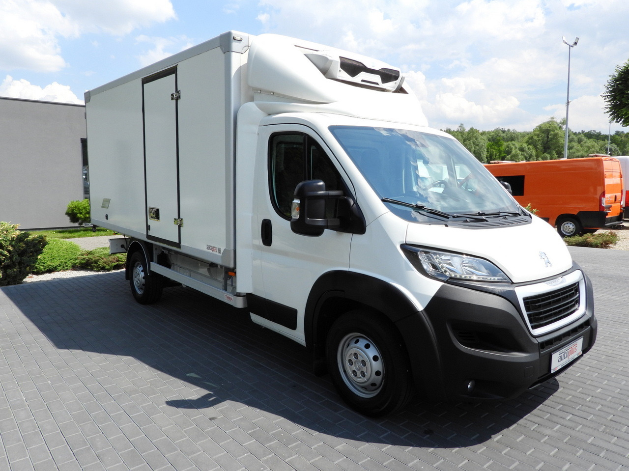 PEUGEOT BOXER REGRIGERATOR BOX 0*C 8 PALLETS CRUISE CONTROL LED LIGHTS AIR CONDITIONING 165HP - Furgoneta frigorifica: foto 4 PEUGEOT BOXER REGRIGERATOR BOX 0*C 8 PALLETS CRUISE CONTROL LED LIGHTS AIR CONDITIONING 165HP - Furgoneta frigorifica: foto 4