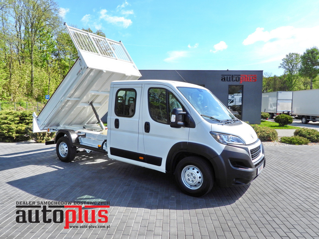 PEUGEOT BOXER TIPPER DOUBLE CABIN DOKA 7 SEATS CRUISE CONTROL AIR CONDITIONING 140HP - Furgoneta basculante: foto 1 PEUGEOT BOXER TIPPER DOUBLE CABIN DOKA 7 SEATS CRUISE CONTROL AIR CONDITIONING 140HP - Furgoneta basculante: foto 1