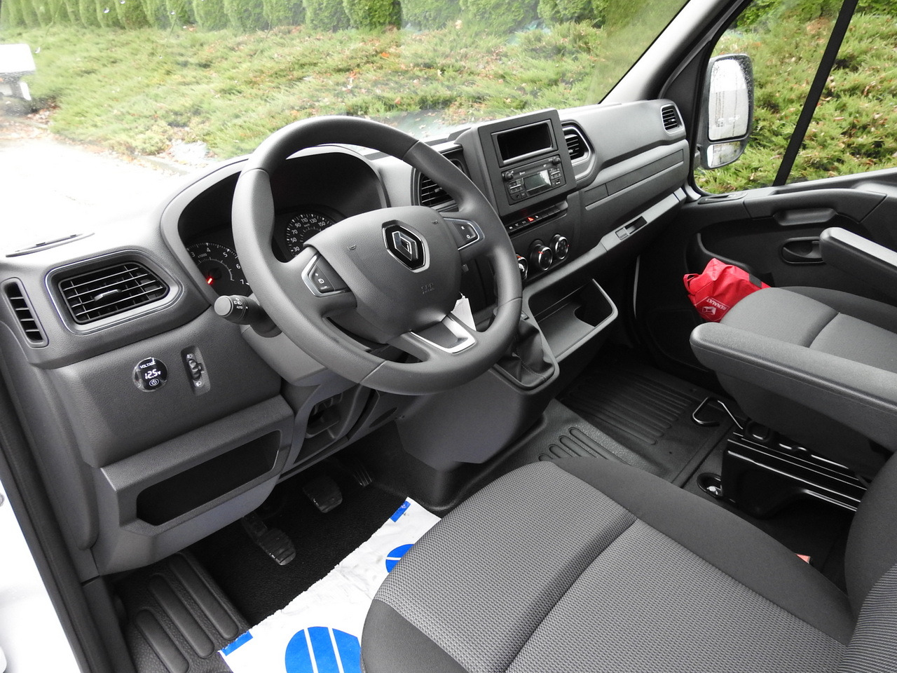 RENAULT MASTER NEW TARPAULIN 10 PALLETS WEBASTO CRUISE CONTROL AIR CONDITIONING LED LIGHTS Y 165HP - Furgoneta con lona: foto 2 RENAULT MASTER NEW TARPAULIN 10 PALLETS WEBASTO CRUISE CONTROL AIR CONDITIONING LED LIGHTS Y 165HP - Furgoneta con lona: foto 2