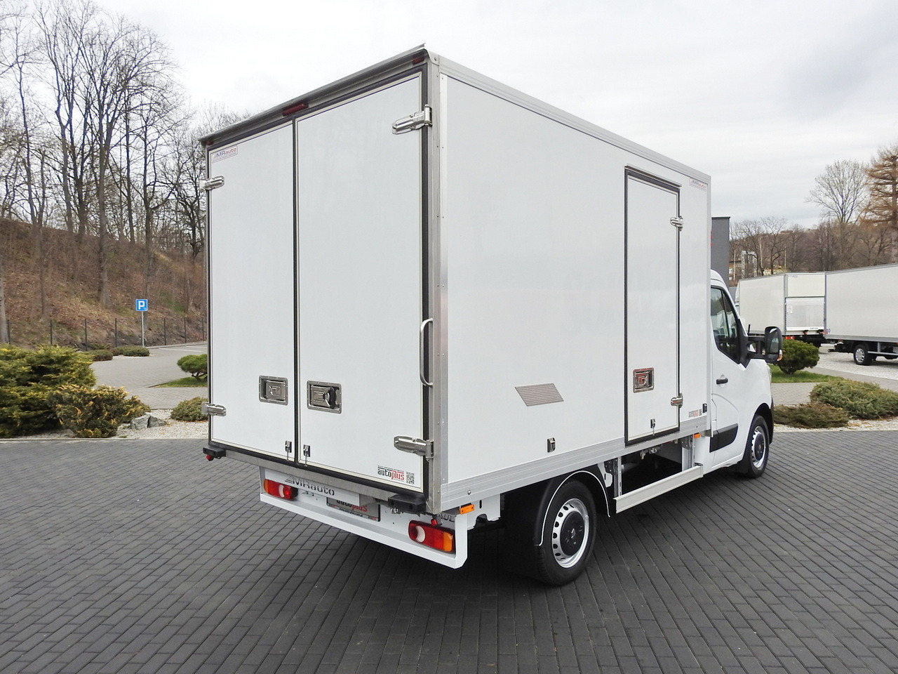 RENAULT MASTER REGRIGERATOR BOX 0*C LED LIGHTS AIR CONDITIONING 145HP - Furgoneta frigorifica: foto 3 RENAULT MASTER REGRIGERATOR BOX 0*C LED LIGHTS AIR CONDITIONING 145HP - Furgoneta frigorifica: foto 3