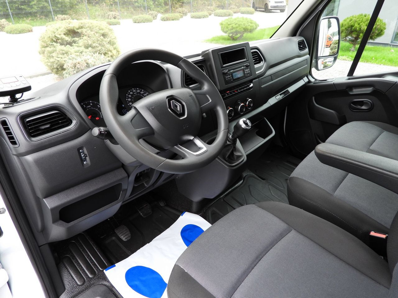 RENAULT MASTER REGRIGERATOR BOX 0*C LED LIGHTS AIR CONDITIONING 165HP - Furgoneta frigorifica: foto 2 RENAULT MASTER REGRIGERATOR BOX 0*C LED LIGHTS AIR CONDITIONING 165HP - Furgoneta frigorifica: foto 2