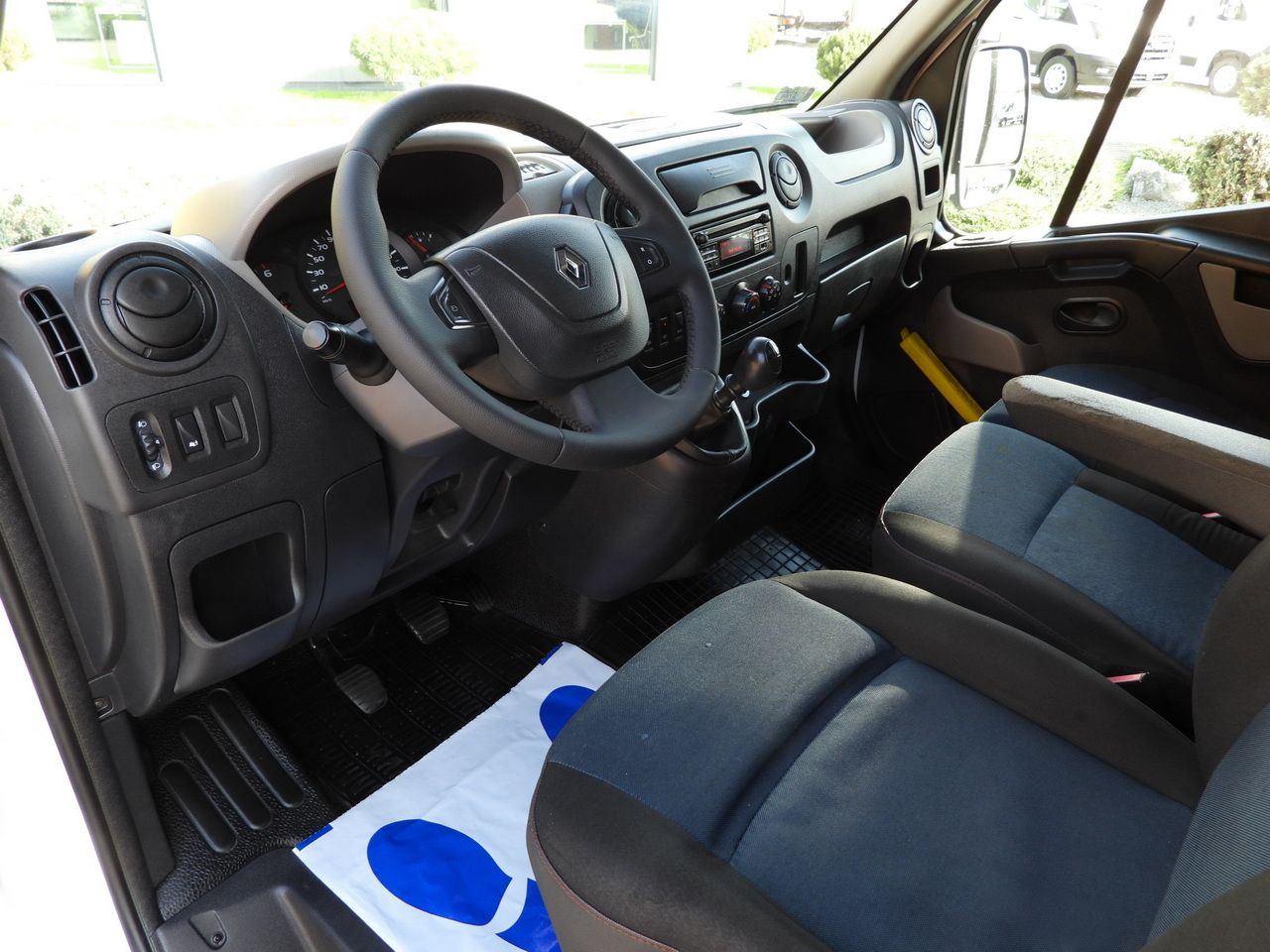 RENAULT MASTER TARPAULIN 10 PALLETS WEBASTO CRUISE CONTROL AIR CONDITIONING 170HP - Furgoneta con lona: foto 2 RENAULT MASTER TARPAULIN 10 PALLETS WEBASTO CRUISE CONTROL AIR CONDITIONING 170HP - Furgoneta con lona: foto 2