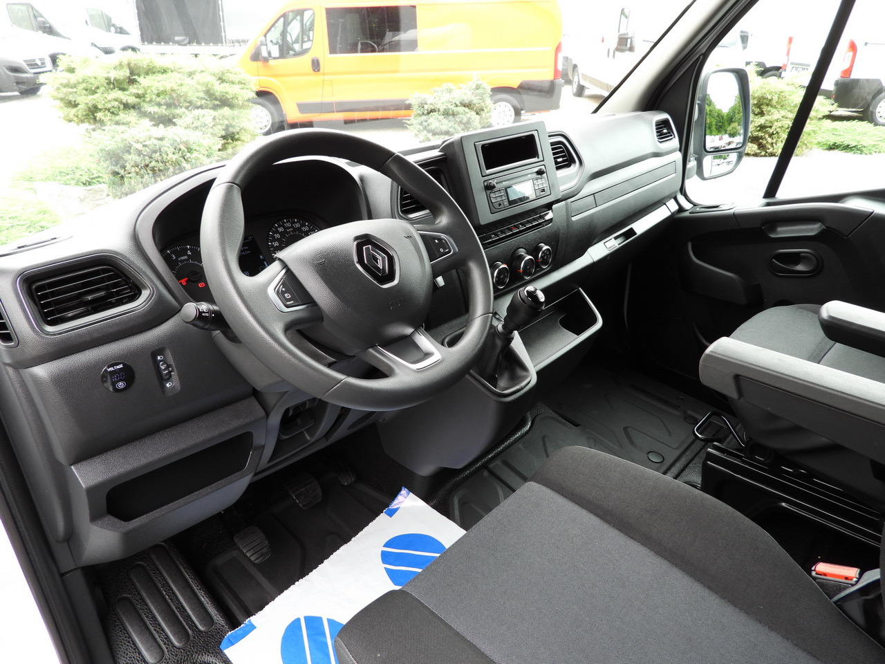 RENAULT MASTER TARPAULIN 10 PALLETS WEBASTO CRUISE CONTROL LED LIGHTS PNEUMATICS AIR CONDITIONING 165HP - Furgoneta con lona: foto 2 RENAULT MASTER TARPAULIN 10 PALLETS WEBASTO CRUISE CONTROL LED LIGHTS PNEUMATICS AIR CONDITIONING 165HP - Furgoneta con lona: foto 2