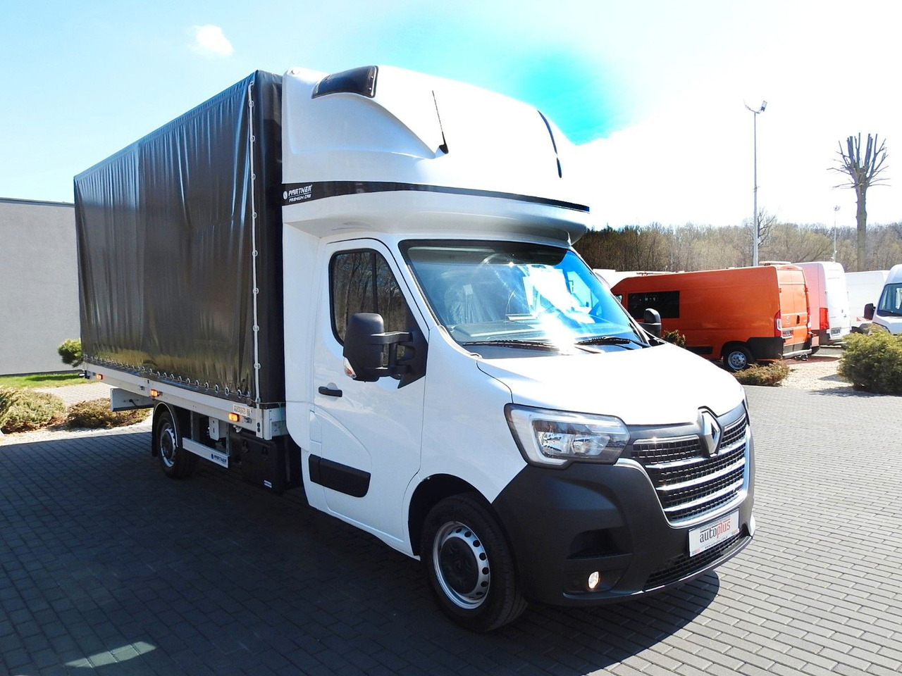 Renault MASTER PRITSCHE PLANE 10 PALETTEN WEBASTO A/C - Furgoneta con lona: foto 4 Renault MASTER PRITSCHE PLANE 10 PALETTEN WEBASTO A/C - Furgoneta con lona: foto 4