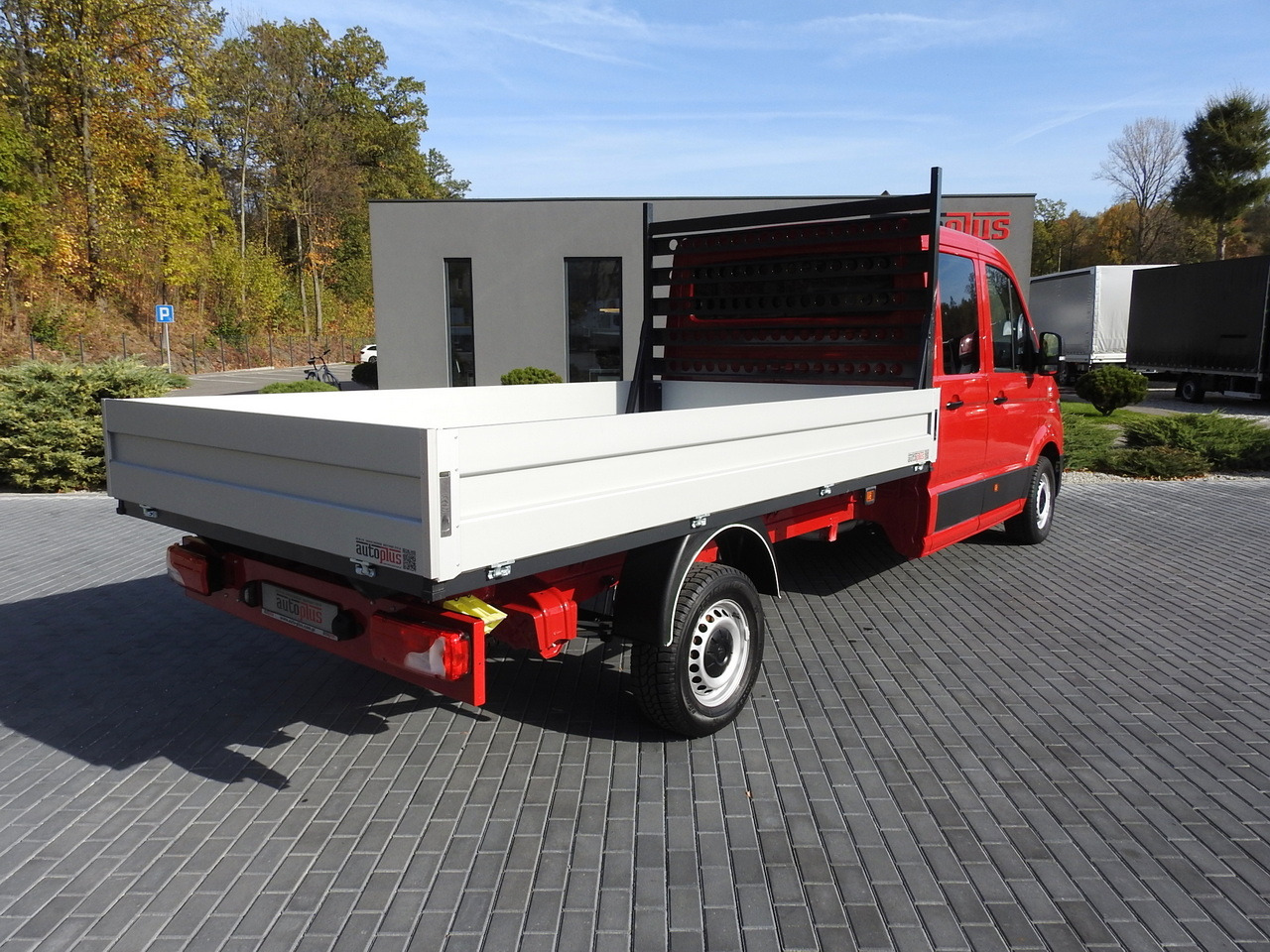 VOLKSWAGEN CRAFTER STAKE BODY DOUBLE CABIN DOKA 7 SEATS AIR CONDITIONING  140HP - Furgoneta combi: foto 3 VOLKSWAGEN CRAFTER STAKE BODY DOUBLE CABIN DOKA 7 SEATS AIR CONDITIONING  140HP - Furgoneta combi: foto 3