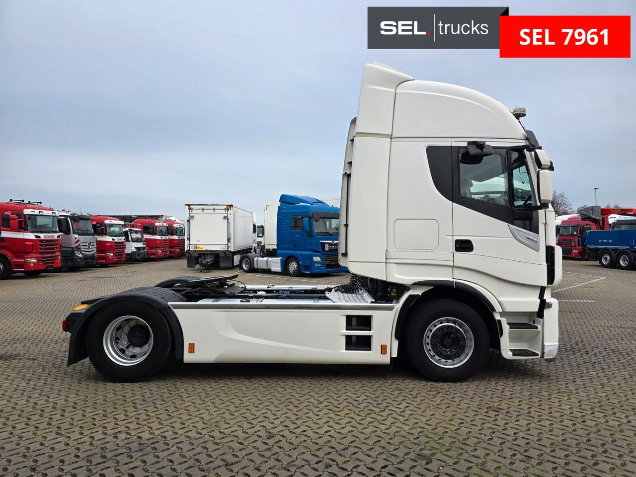 Iveco Stralis 480 / ZF Intarder / Standklimaanlage - Cabeza tractora: foto 4 Iveco Stralis 480 / ZF Intarder / Standklimaanlage - Cabeza tractora: foto 4