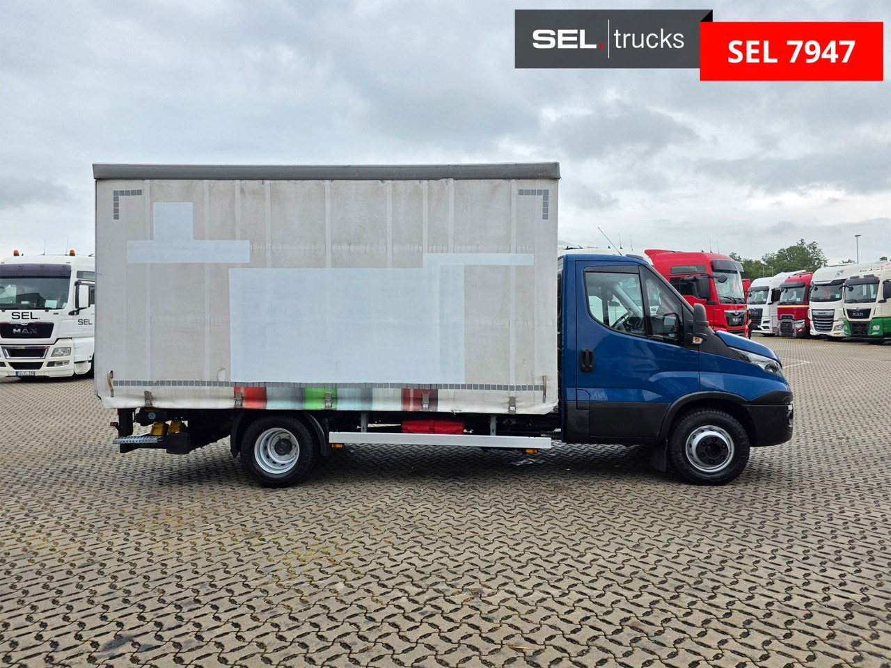 Iveco Daily 70C18 Hi-Matic / Ladebordwand / 3 Sitzen - Furgoneta con lona: foto 4 Iveco Daily 70C18 Hi-Matic / Ladebordwand / 3 Sitzen - Furgoneta con lona: foto 4