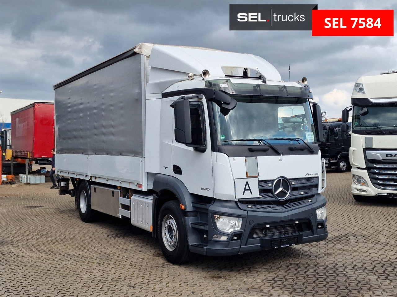 Mercedes-Benz Antos 1840 / Ladebordwand - Camión lona: foto 3 Mercedes-Benz Antos 1840 / Ladebordwand - Camión lona: foto 3