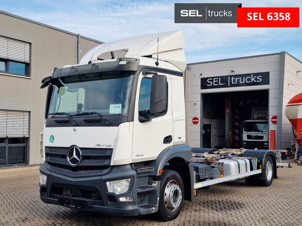 Mercedes-Benz Antos 1840 / Ladebordwand / Retarder - Camión portacontenedore/ Intercambiable: foto 1 Mercedes-Benz Antos 1840 / Ladebordwand / Retarder - Camión portacontenedore/ Intercambiable: foto 1