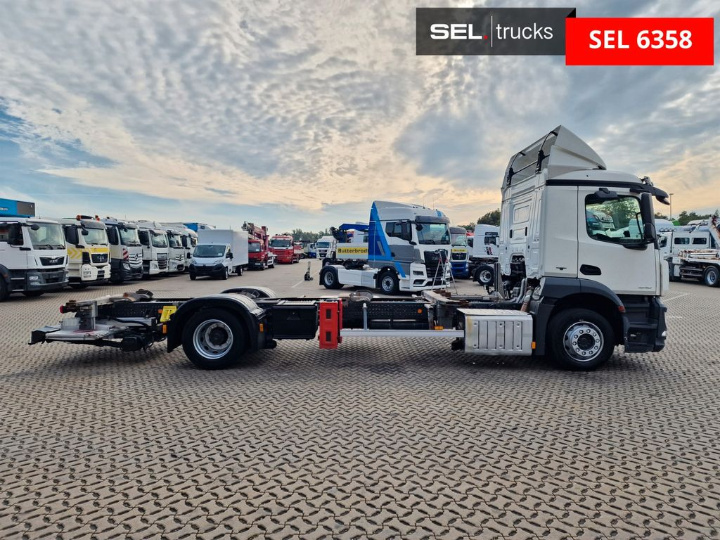 Mercedes-Benz Antos 1840 / Ladebordwand / Retarder - Camión portacontenedore/ Intercambiable: foto 4 Mercedes-Benz Antos 1840 / Ladebordwand / Retarder - Camión portacontenedore/ Intercambiable: foto 4