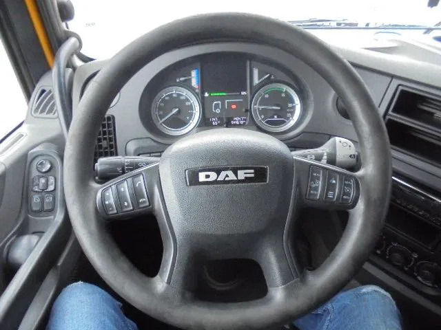 Cabeza tractora DAF XF 440: foto 14