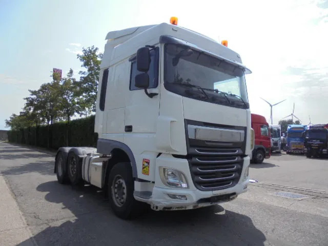 DAF XF 440 + RETARDER - Cabeza tractora: foto 2 DAF XF 440 + RETARDER - Cabeza tractora: foto 2