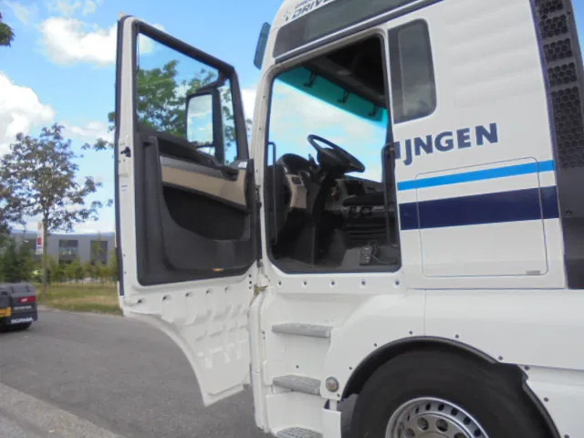 Cabeza tractora MAN TGX 26.500 XXL TUV APK 03-26 NL TRUCK 16X IN STOCK: foto 8