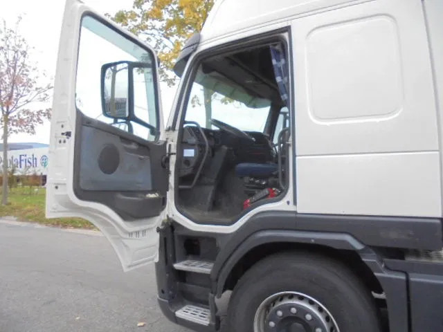 Volvo FM 400 GLOBETROTTER ADR NL TRUCK +TANK TRAILER - Cabeza tractora: foto 5 Volvo FM 400 GLOBETROTTER ADR NL TRUCK +TANK TRAILER - Cabeza tractora: foto 5