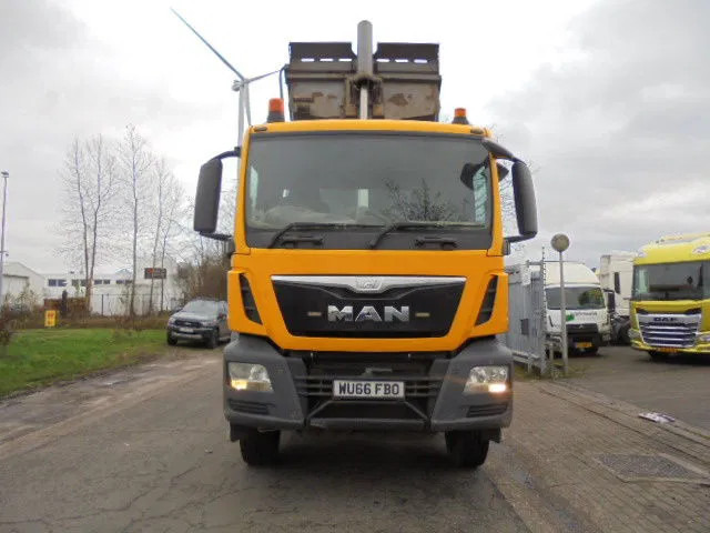 MAN TGS 35.400 8X4 RHD - Camión volquete: foto 5 MAN TGS 35.400 8X4 RHD - Camión volquete: foto 5