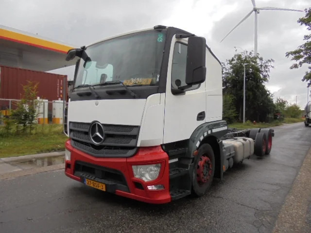 Mercedes-Benz Actros 2340 - Camión portavehículos: foto 1 Mercedes-Benz Actros 2340 - Camión portavehículos: foto 1