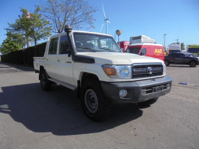 Toyota Land Cruiser HJ79L 4X4 CREWCAB PICKUP EXPORT OUTSIDE EU ONLY - Coche: foto 3 Toyota Land Cruiser HJ79L 4X4 CREWCAB PICKUP EXPORT OUTSIDE EU ONLY - Coche: foto 3