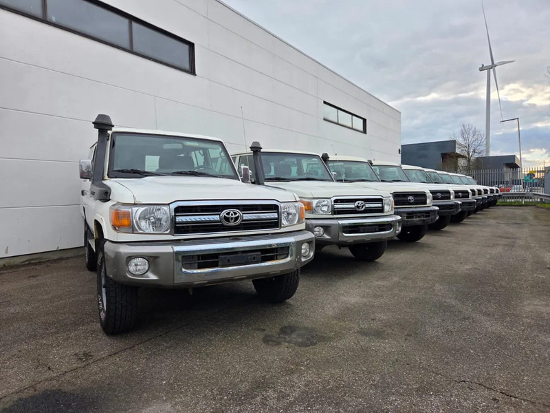 Toyota Land Cruiser HZJ76 + HZJ78L + PICKUP 4WD EXPORT OUT EU ONLY - Coche: foto 1 Toyota Land Cruiser HZJ76 + HZJ78L + PICKUP 4WD EXPORT OUT EU ONLY - Coche: foto 1