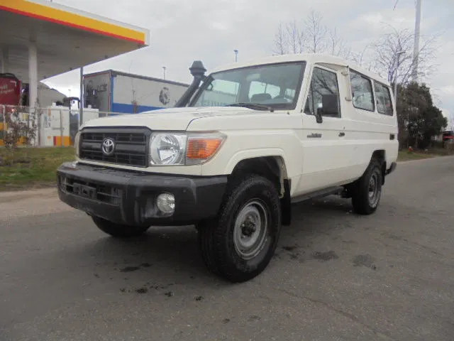 Toyota Land Cruiser HZJ76 + HZJ78L + PICKUP 4WD EXPORT OUT EU ONLY - Coche: foto 1 Toyota Land Cruiser HZJ76 + HZJ78L + PICKUP 4WD EXPORT OUT EU ONLY - Coche: foto 1
