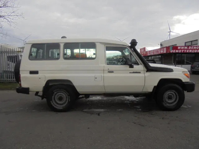 Toyota Land Cruiser HZJ78L 4WD EXPORT OUT EU ONLY - Coche: foto 4 Toyota Land Cruiser HZJ78L 4WD EXPORT OUT EU ONLY - Coche: foto 4