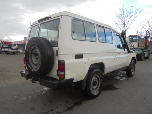 Toyota Land Cruiser HZJ78L 4WD EXPORT OUT EU ONLY - Coche: foto 5 Toyota Land Cruiser HZJ78L 4WD EXPORT OUT EU ONLY - Coche: foto 5