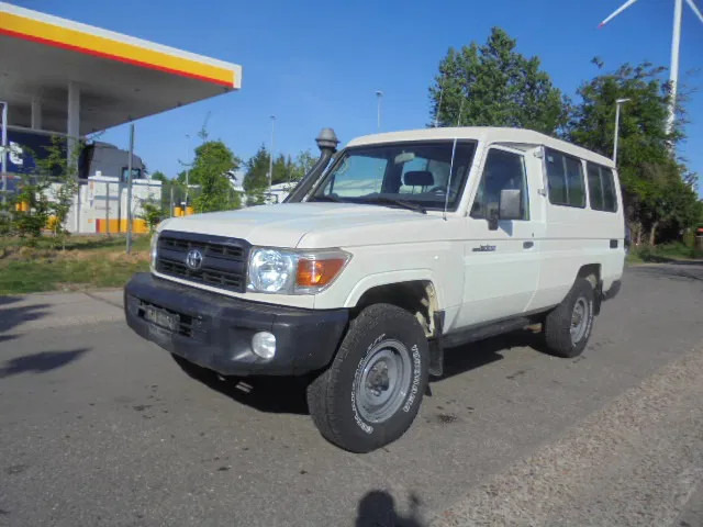 Toyota Land Cruiser HZJ78L 4X4 EXPORT OUTSIDE EU ONLY - Coche: foto 1 Toyota Land Cruiser HZJ78L 4X4 EXPORT OUTSIDE EU ONLY - Coche: foto 1