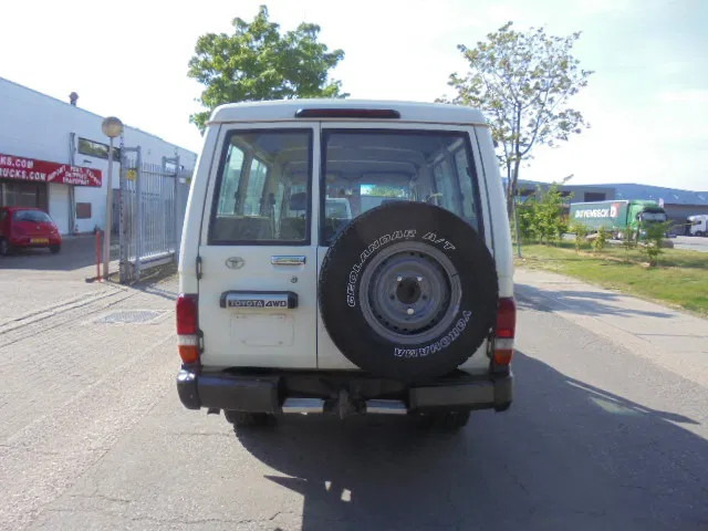 Toyota Land Cruiser HZJ78L 4X4 EXPORT OUTSIDE EU ONLY - Coche: foto 5 Toyota Land Cruiser HZJ78L 4X4 EXPORT OUTSIDE EU ONLY - Coche: foto 5