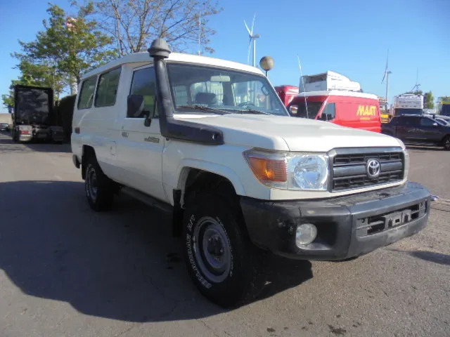 Toyota Land Cruiser HZJ78L 4X4 EXPORT OUTSIDE EU ONLY - Coche: foto 3 Toyota Land Cruiser HZJ78L 4X4 EXPORT OUTSIDE EU ONLY - Coche: foto 3