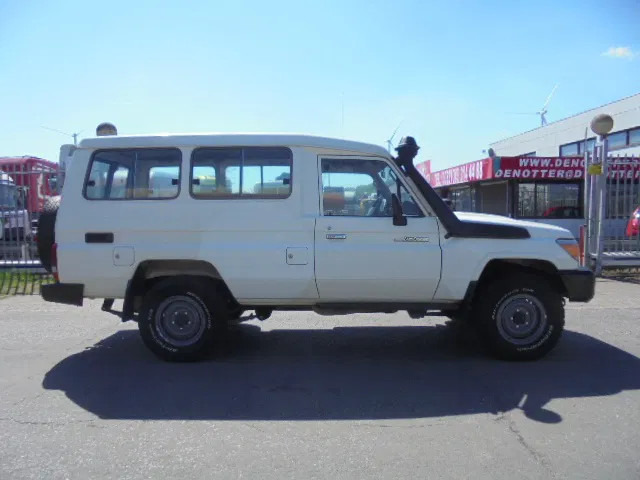 Toyota Land Cruiser HZJ78L 4X4 EXPORT OUTSIDE EU ONLY - Coche: foto 4 Toyota Land Cruiser HZJ78L 4X4 EXPORT OUTSIDE EU ONLY - Coche: foto 4