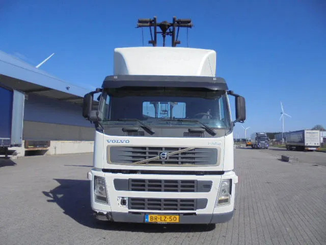 Volvo FM 260 MANUAL GEAR NL TRUCK - Camión con equipo de cable: foto 2 Volvo FM 260 MANUAL GEAR NL TRUCK - Camión con equipo de cable: foto 2