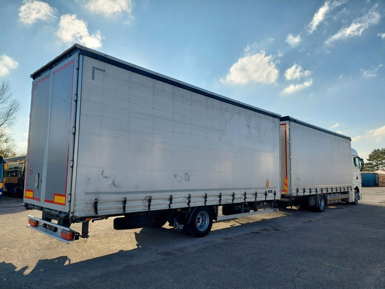 MAN TGX 18.470 LL + Gniotpol G-4080 120 m3 Durchbar - Camión lona: foto 4 MAN TGX 18.470 LL + Gniotpol G-4080 120 m3 Durchbar - Camión lona: foto 4