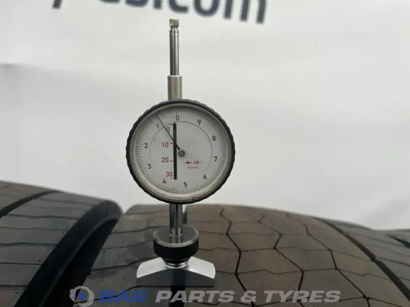 Bridgestone Bridgestone 315/70R22.5 Ecopia Drive Enliten 154/150 M+S 3PMSF gebruikte set - Neumático para Camión: foto 3 Bridgestone Bridgestone 315/70R22.5 Ecopia Drive Enliten 154/150 M+S 3PMSF gebruikte set - Neumático para Camión: foto 3