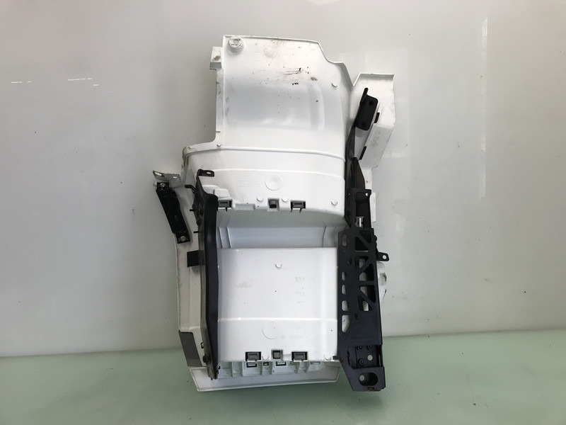 DAF XF G2 Opstap Links DAF 2237310 - Carrocería y exterior para Camión: foto 2 DAF XF G2 Opstap Links DAF 2237310 - Carrocería y exterior para Camión: foto 2