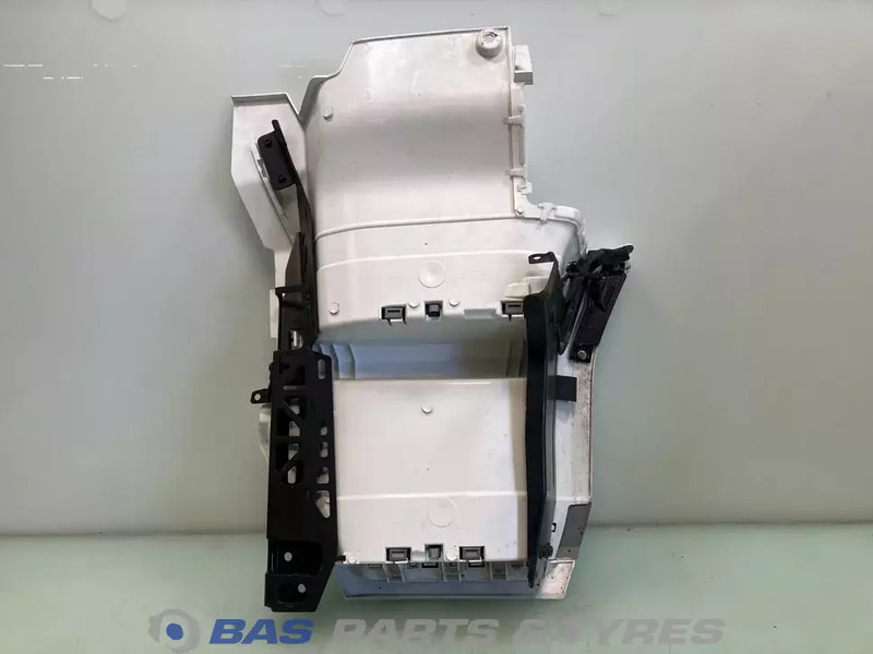 DAF XF G2 Opstap Rechts DAF 2319872 - Carrocería y exterior para Camión: foto 2 DAF XF G2 Opstap Rechts DAF 2319872 - Carrocería y exterior para Camión: foto 2