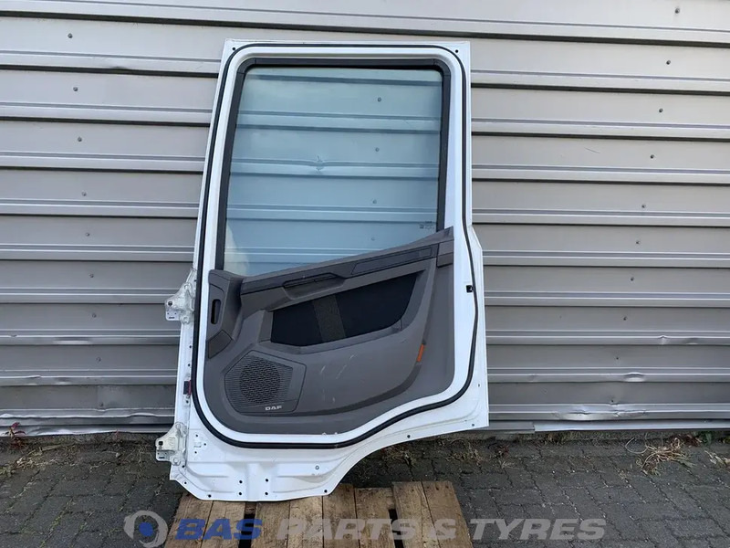 DAF XF G2 Portier Rechts DAF 2197012 - Puerta y piezas para Camión: foto 2 DAF XF G2 Portier Rechts DAF 2197012 - Puerta y piezas para Camión: foto 2