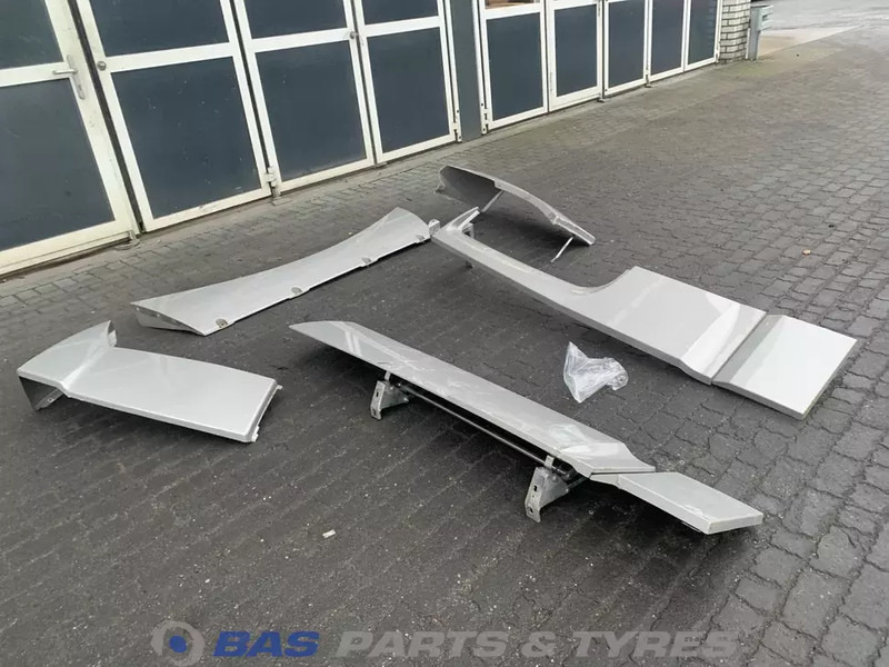 DAF XF106 Spoilerset DAF Super Space Cab L2H3 1836001 - Aerodinámica/ Spoiler para Camión: foto 3 DAF XF106 Spoilerset DAF Super Space Cab L2H3 1836001 - Aerodinámica/ Spoiler para Camión: foto 3