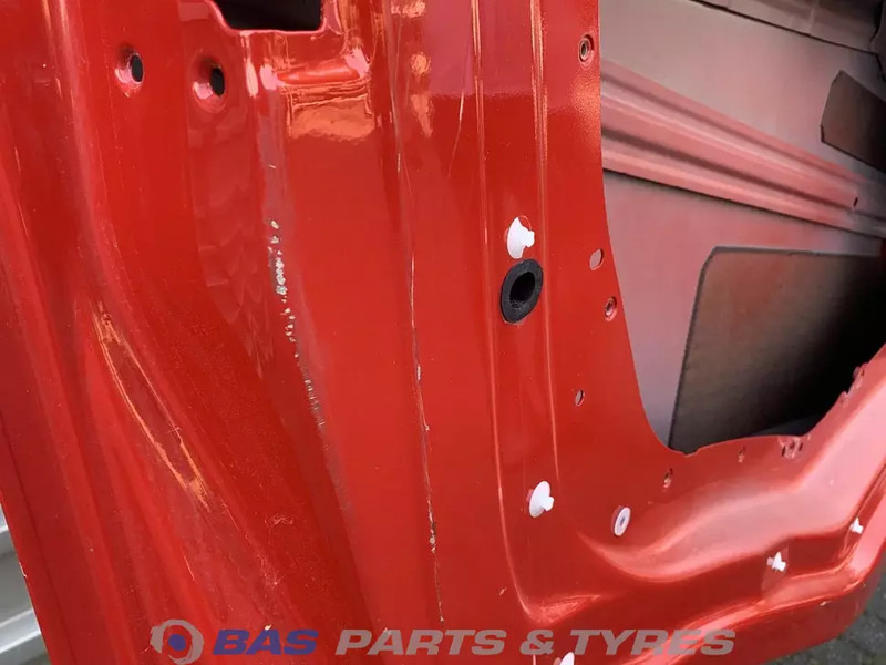 DAF XG - Puerta y piezas para Camión: foto 3 DAF XG - Puerta y piezas para Camión: foto 3