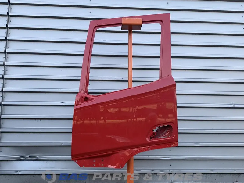 DAF XG - Puerta y piezas para Camión: foto 1 DAF XG - Puerta y piezas para Camión: foto 1