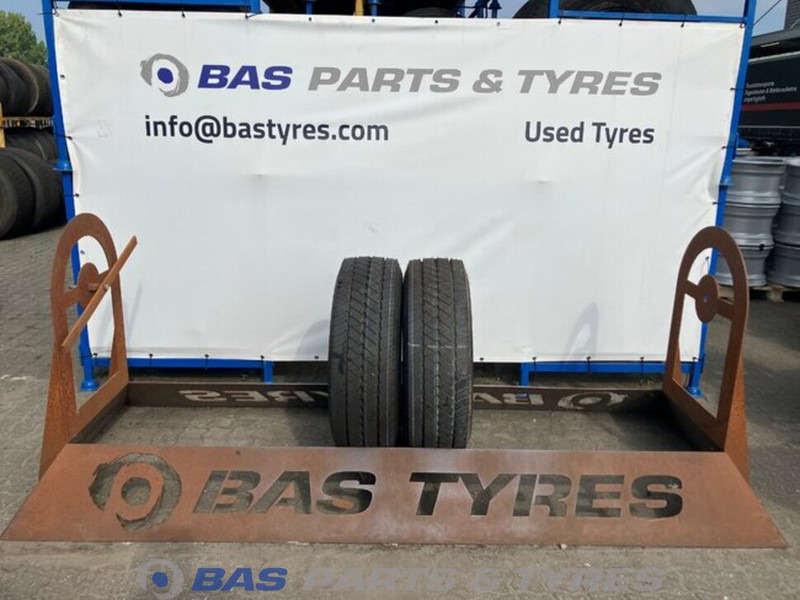 Goodyear Goodyear 265/70R17.5 Kmax S 139/136 M M+S 3PMSF gebruikte set - Neumático para Camión: foto 1 Goodyear Goodyear 265/70R17.5 Kmax S 139/136 M M+S 3PMSF gebruikte set - Neumático para Camión: foto 1