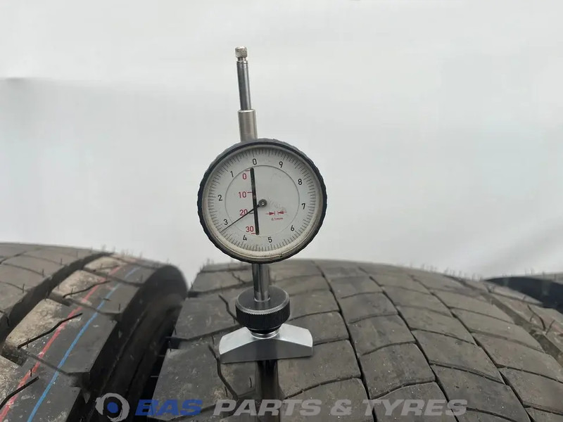 Goodyear Goodyear 315/70R22.5 FUELMAX D G2 154/152 M+S 3PMSF gebruikte set - Neumático para Camión: foto 3 Goodyear Goodyear 315/70R22.5 FUELMAX D G2 154/152 M+S 3PMSF gebruikte set - Neumático para Camión: foto 3