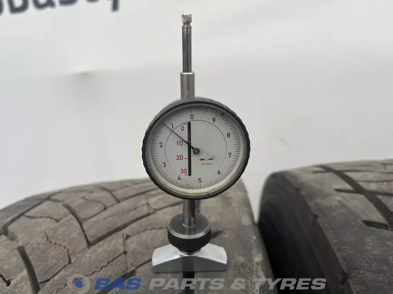 Goodyear Goodyear 315/70R22.5 KMAX D G2 154/152 M+S 3PMSF gebruikte set - Neumático para Camión: foto 3 Goodyear Goodyear 315/70R22.5 KMAX D G2 154/152 M+S 3PMSF gebruikte set - Neumático para Camión: foto 3