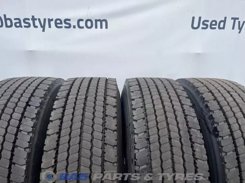 Goodyear Goodyear 315/70R22.5 RETREAD (cover) 152/148 M M+S 3PMSF gebruikte set - Neumático para Camión: foto 2 Goodyear Goodyear 315/70R22.5 RETREAD (cover) 152/148 M M+S 3PMSF gebruikte set - Neumático para Camión: foto 2
