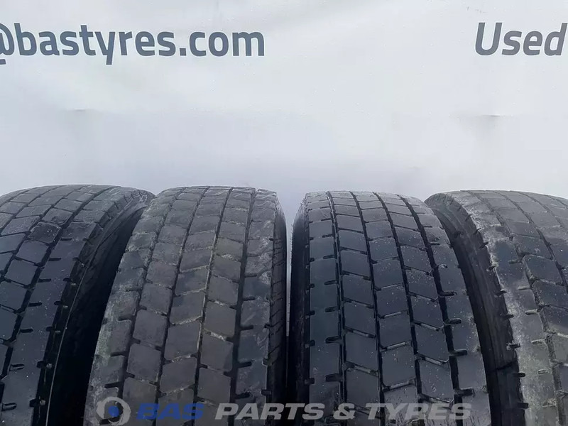 Kelly Kelly 315/70R22.5 KDM2 154/152 M+S 3PMSF gebruikte set - Neumático para Camión: foto 2 Kelly Kelly 315/70R22.5 KDM2 154/152 M+S 3PMSF gebruikte set - Neumático para Camión: foto 2