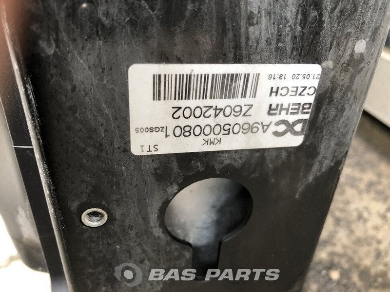 Mercedes-Benz Radiator Mercedes A 960 500 08 01 - Radiador para Camión: foto 3 Mercedes-Benz Radiator Mercedes A 960 500 08 01 - Radiador para Camión: foto 3